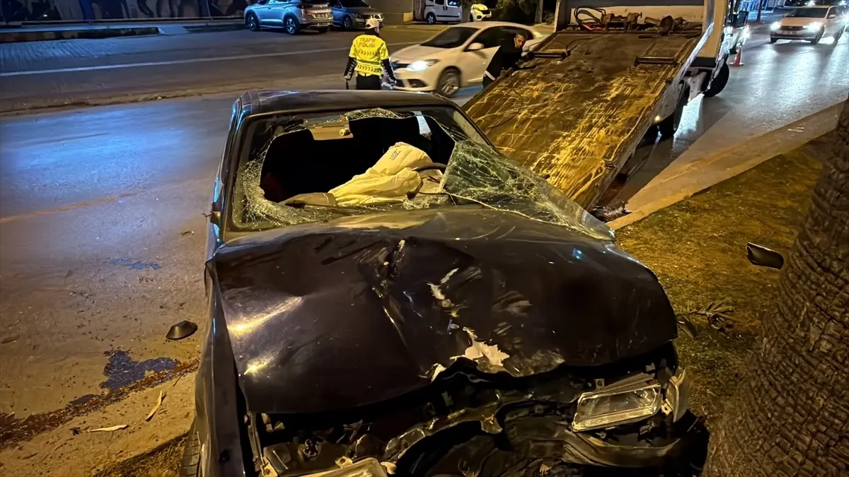 Mersin\'de Kaza: Sürücü Yaralandı