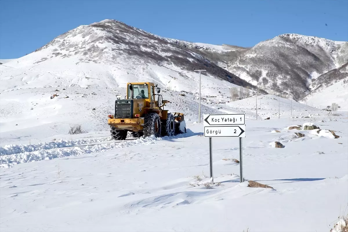 Muş\'ta Köy Yolları Yeniden Açılıyor