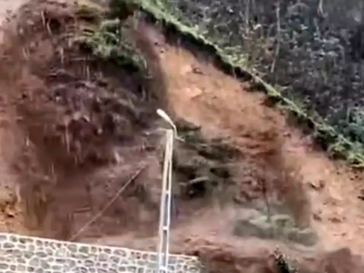 Rize\'de Şiddetli Yağış Toprak Kaymasına Neden Oldu