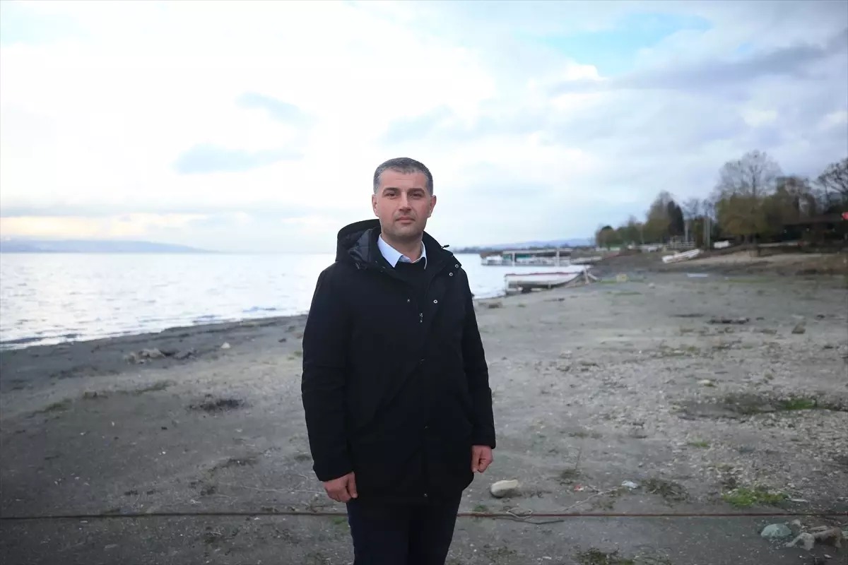 Sapanca Gölü\'nde Su Seviyesi Düşüyor