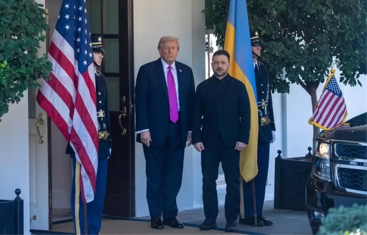Trump ve Zelenskiy Florida\'da Buluştu
