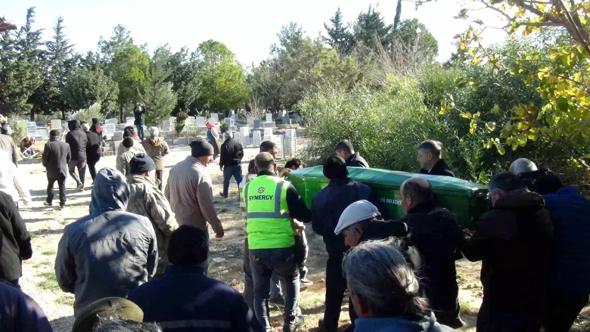 Silifke\'de Kardeşler Yangında Hayatını Kaybetti