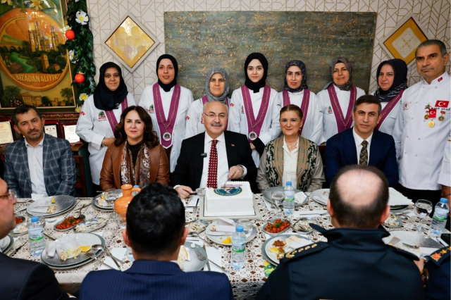 Adana Valisi Köşger, Gastronomi Sultanları Kooperatifi Hizmet Ofisini Açtı Adana Valisi Köşger, Gastronomi Sultanları Kooperatifi Hizmet Ofisini Açtı