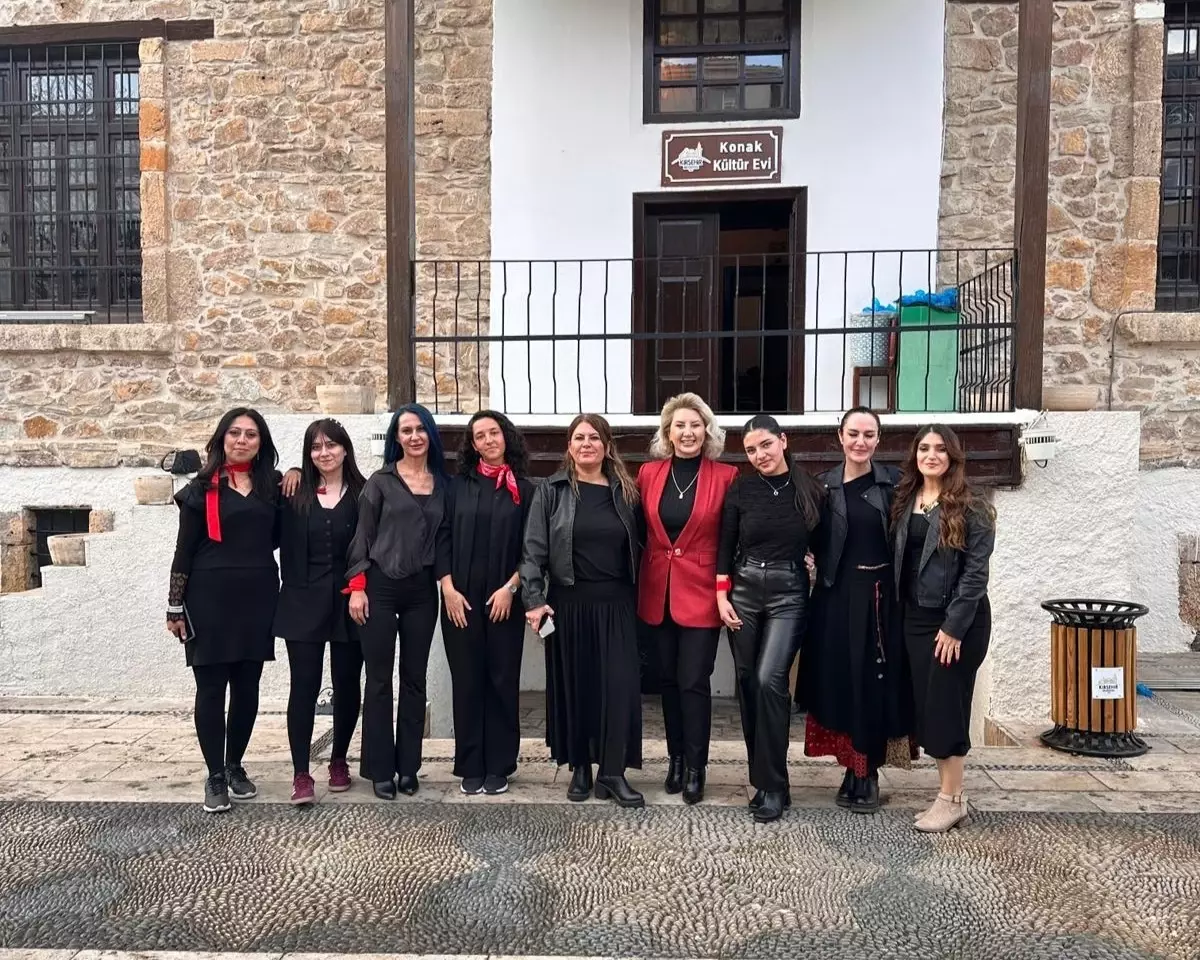 Bahar Gelir, Kırşehir\'deki Kadınlarla Kültür ve Sanat Buluşması Gerçekleştirdi