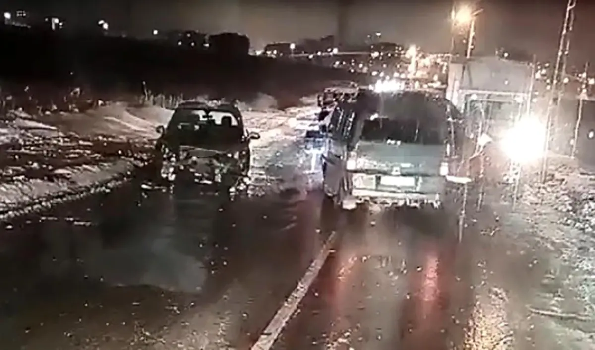 Batman\'da Kar Yağışı Sonrası Trafik Kazası