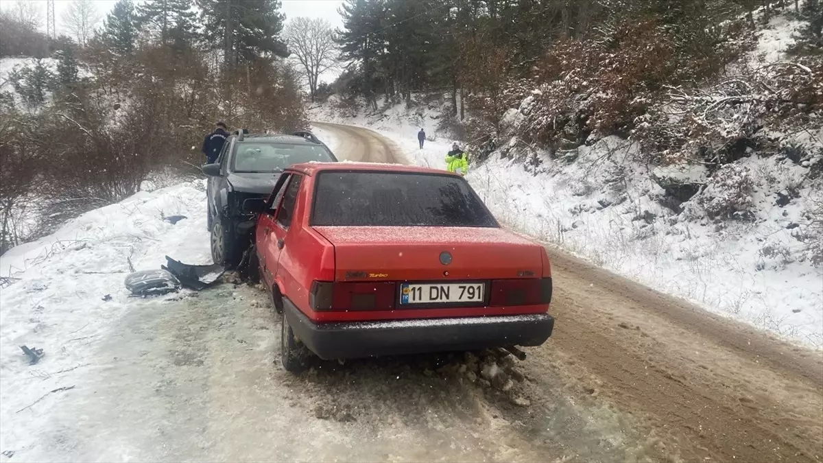 Bozüyük\'te Trafik Kazası: 4 Yaralı