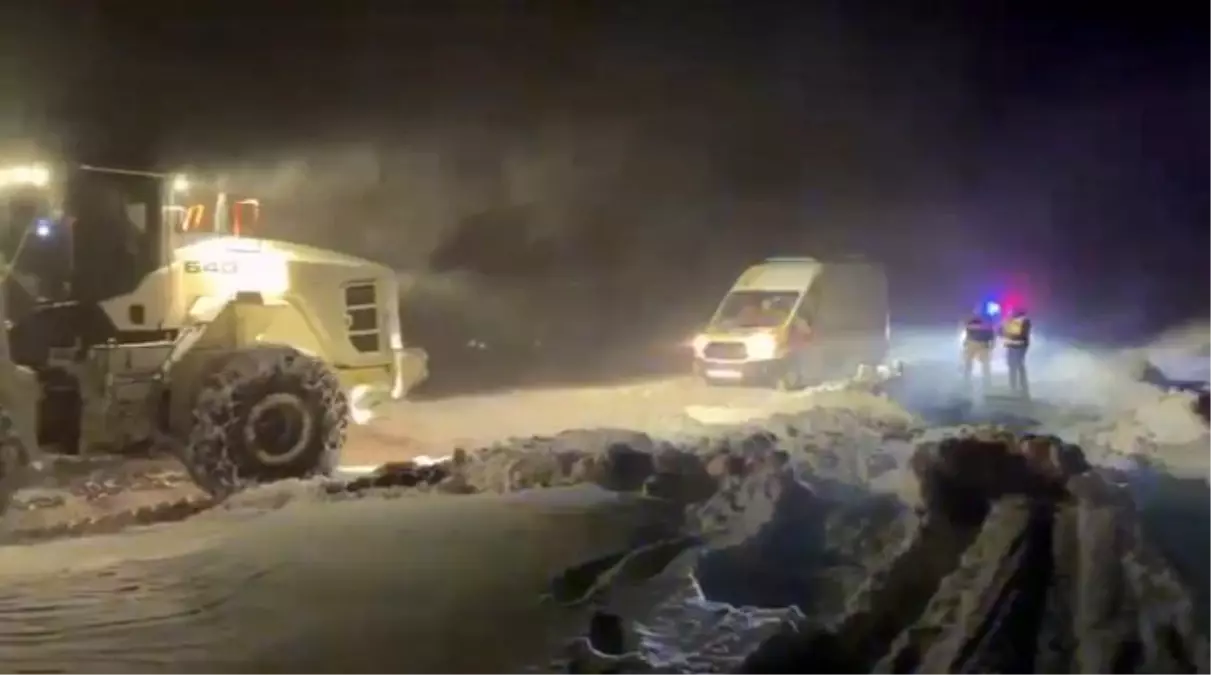 Yoğun Kar Sağlık Ekiplerini Zorladı