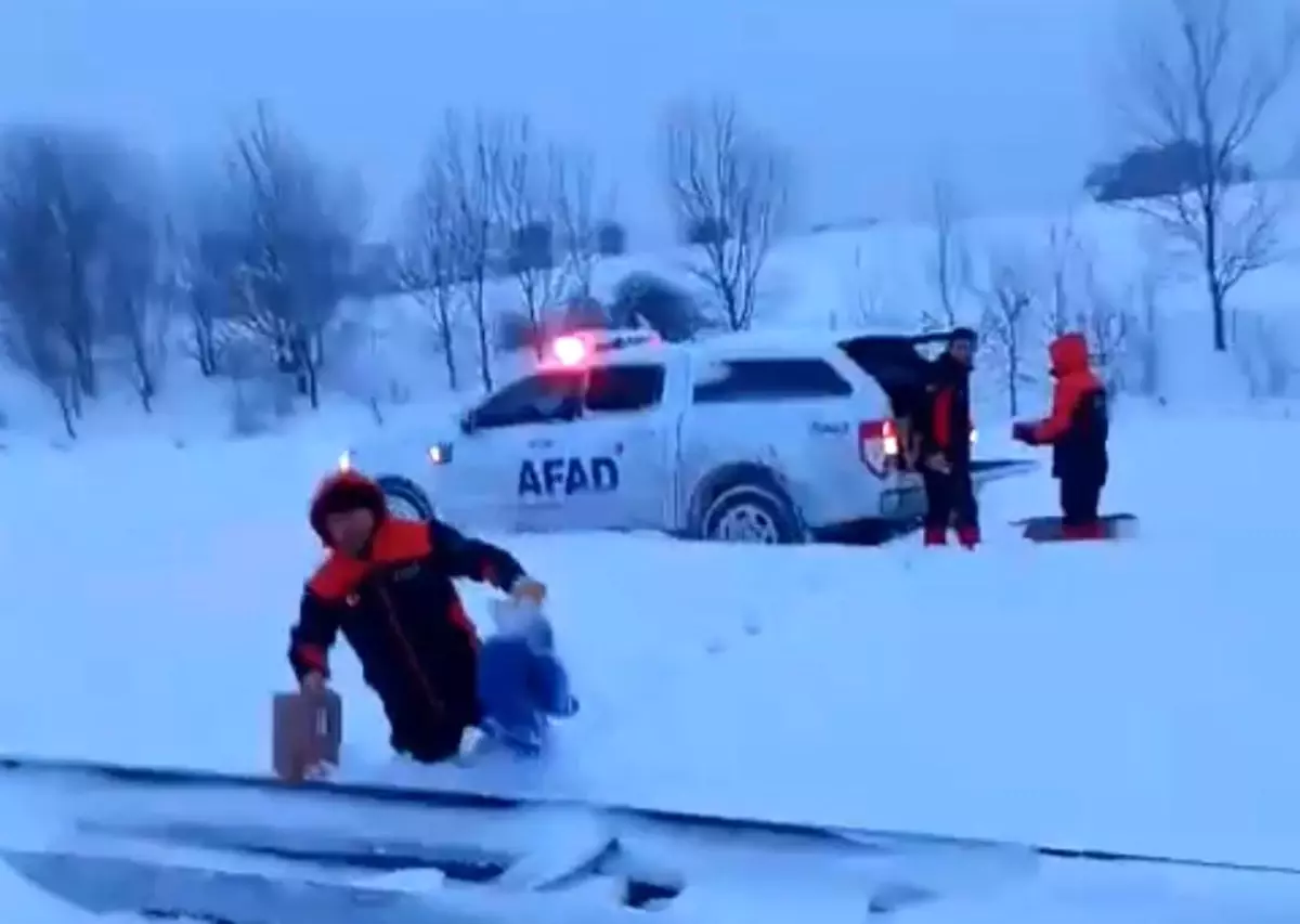 Bolu\'da Kar Nedeniyle Yol Kapandı