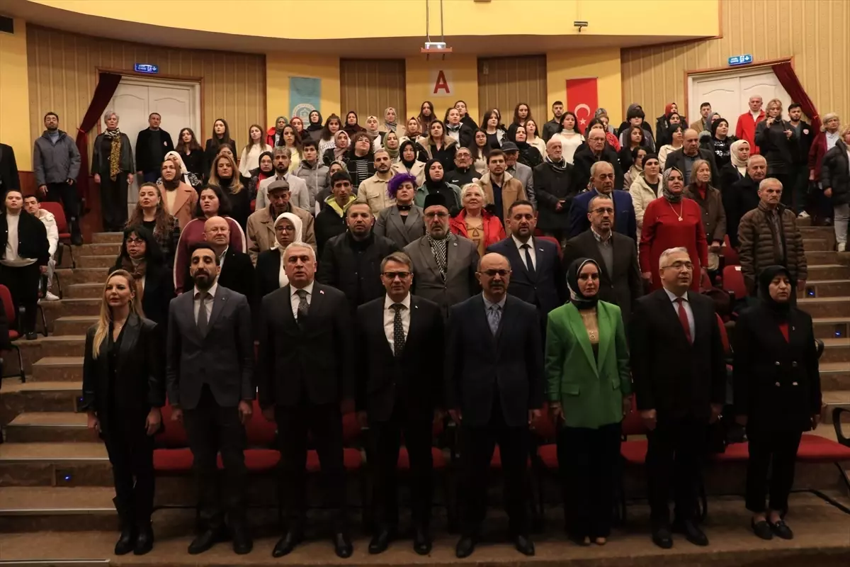 Bursa\'da devlet koruması altındaki çocuklar tiyatro oyunu sahneledi