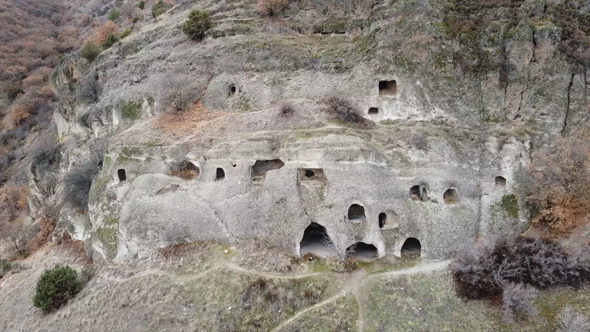 İndağı Kaya Mezarları: Tarih ve Doğa İle Buluşma Noktası