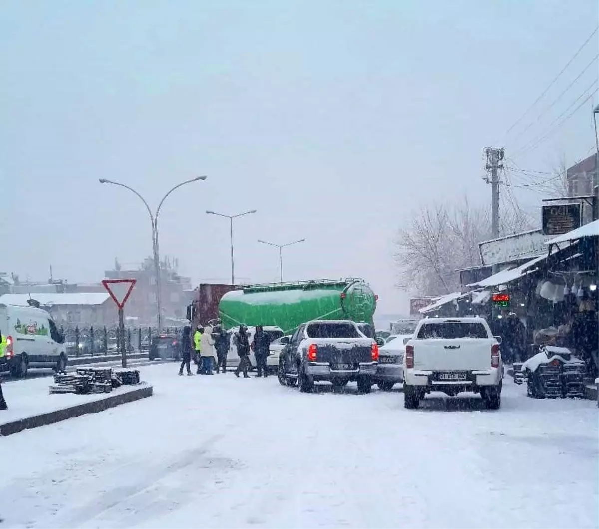 Diyarbakır\'da Kar Yağışı Kazası