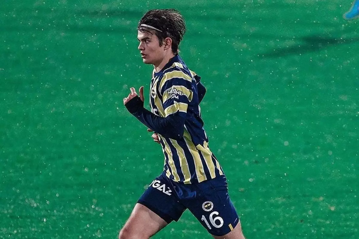 Galatasaray\'dan eski Fenerbahçeli İsak Vural\'a kanca