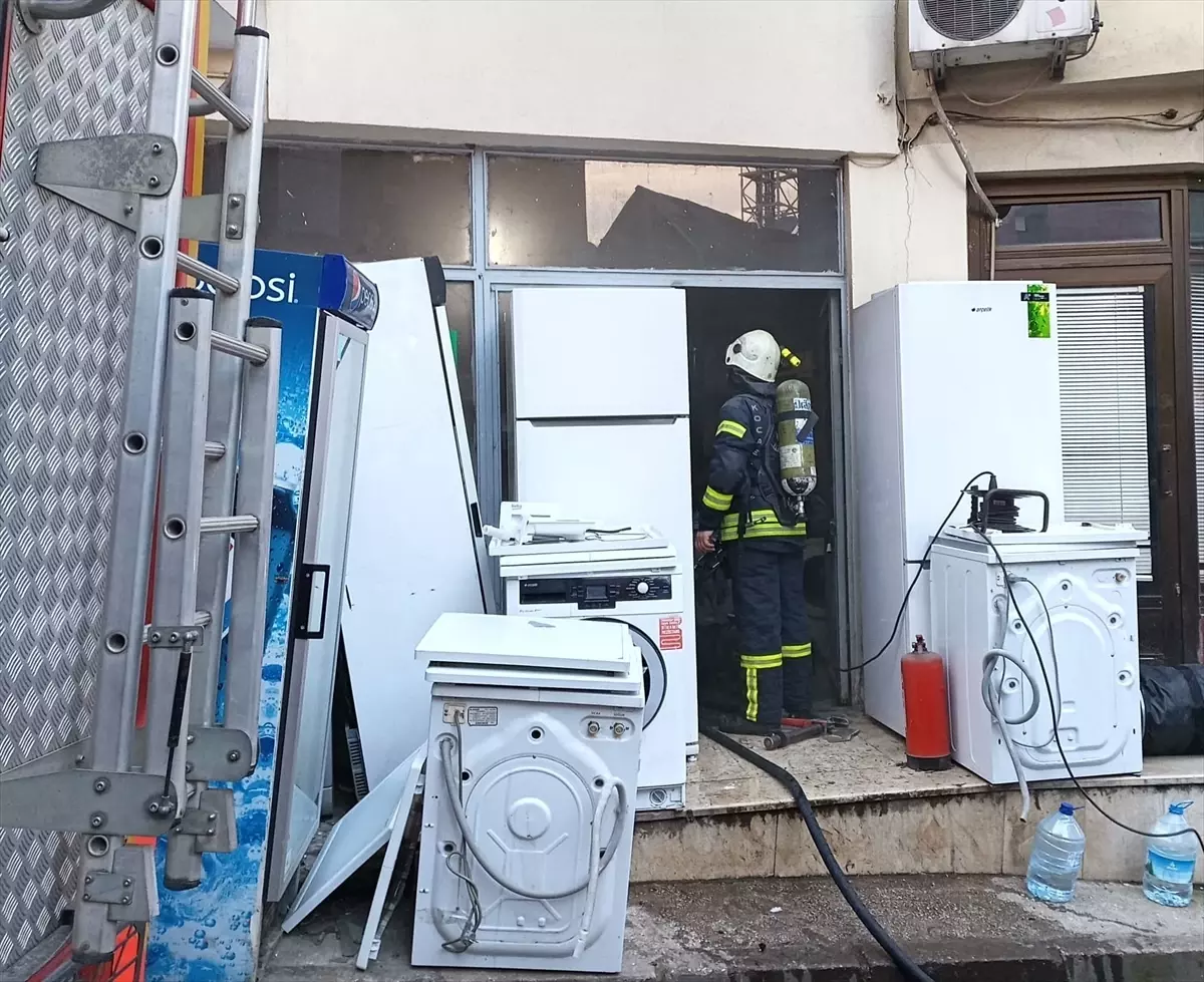 Karamürsel\'de İş Yerinde Yangın