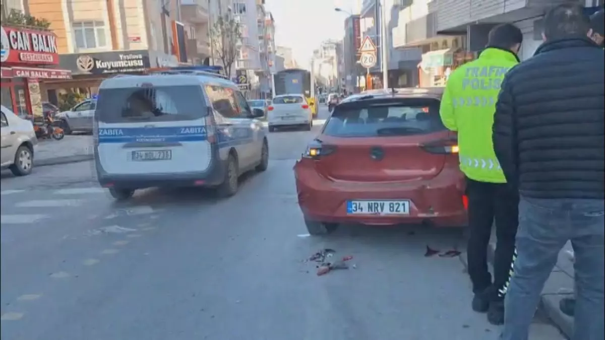 Küçükçekmece\'de TIR Park Halindeki Araca Çarptı