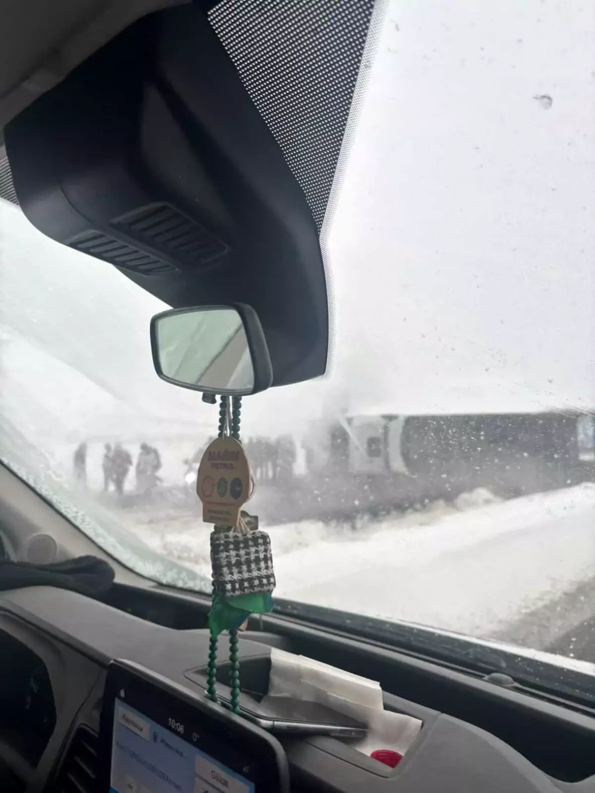 Siirt\'te Kamyon Devrildi, Sürücü Yaralandı