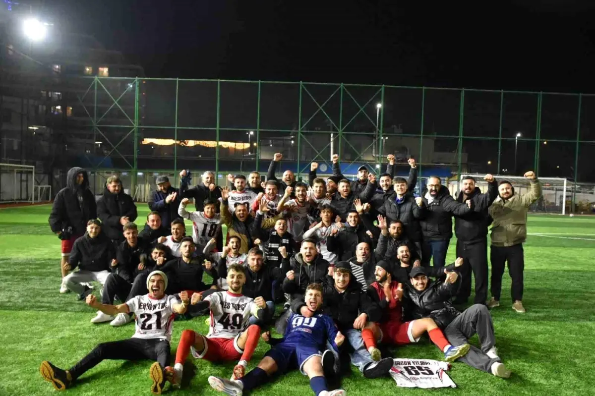 Ovalıbağ FK Şampiyon Oldu