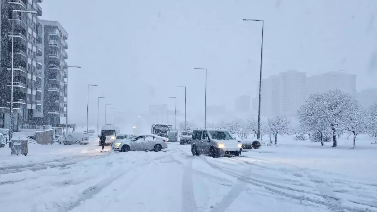 Şanlıurfa\'da Eğitime Kar Engeli