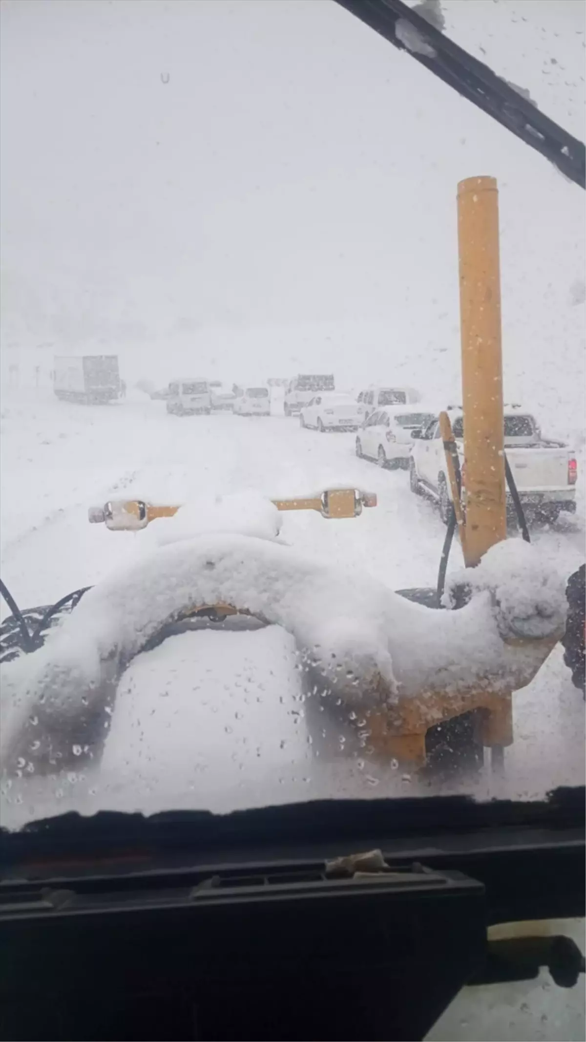 Siirt\'te Kar Yağışı Mahsur Kaldı