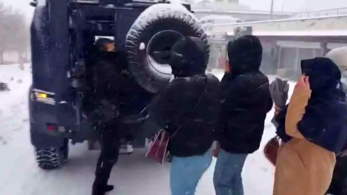 Şırnak\'ta Kar Mücadelesi