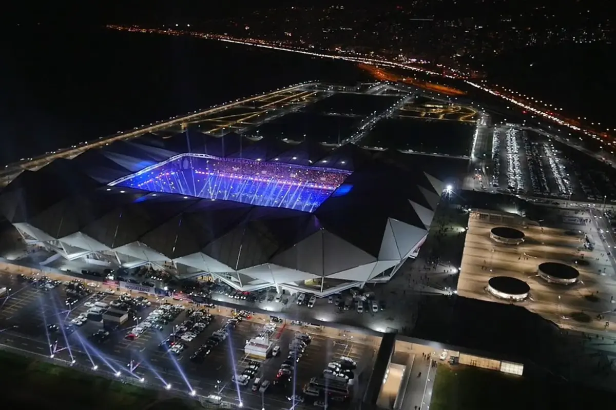 Süper Lig devinde yaprak dökümü! Tam 5 futbolcuyla yollar ayrılıyor