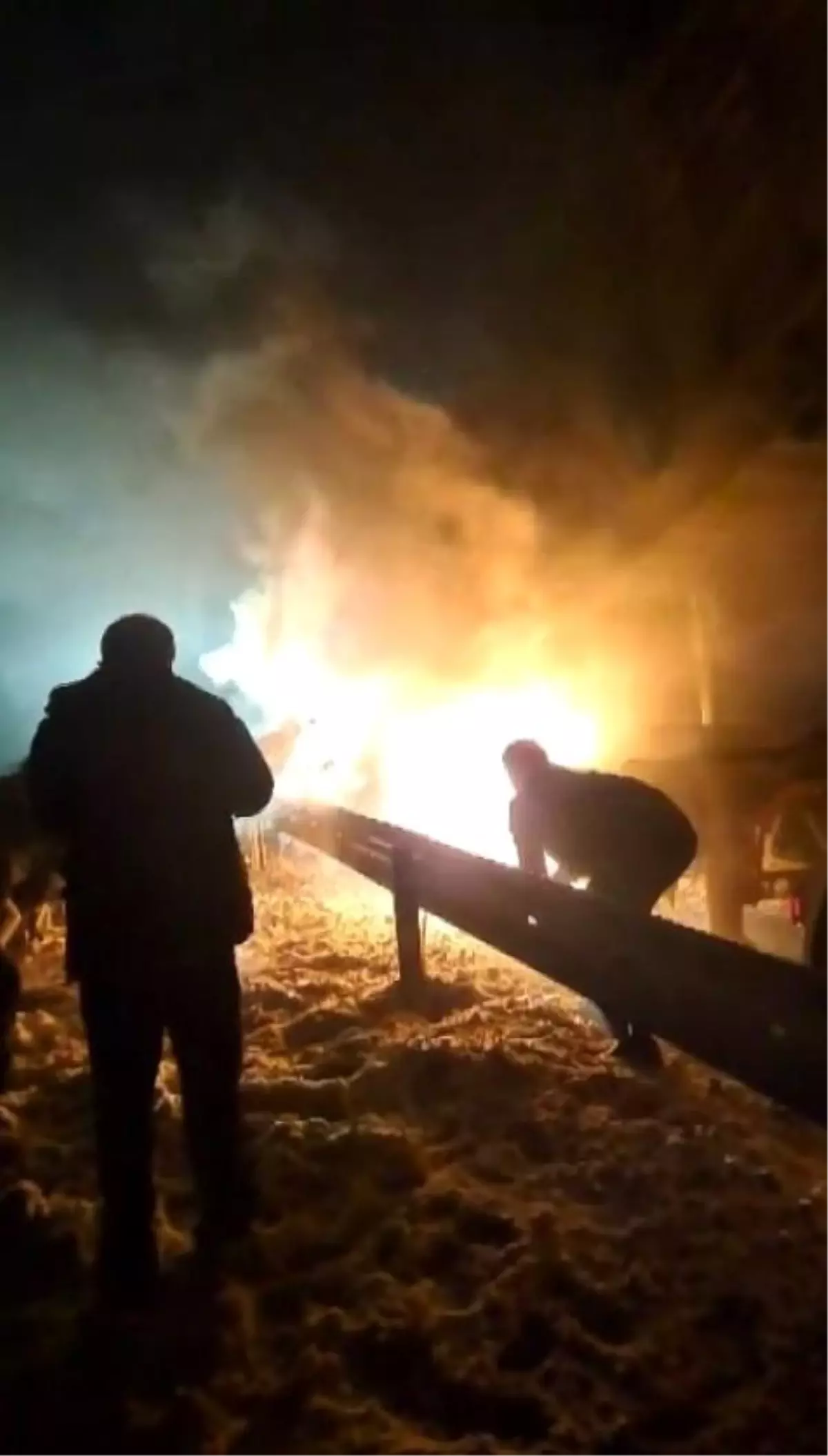 Sivas\'ta Tır Yangını Paniği