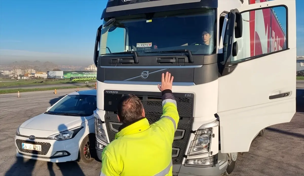 Kadın TIR Şoförleri Mezun Oldu