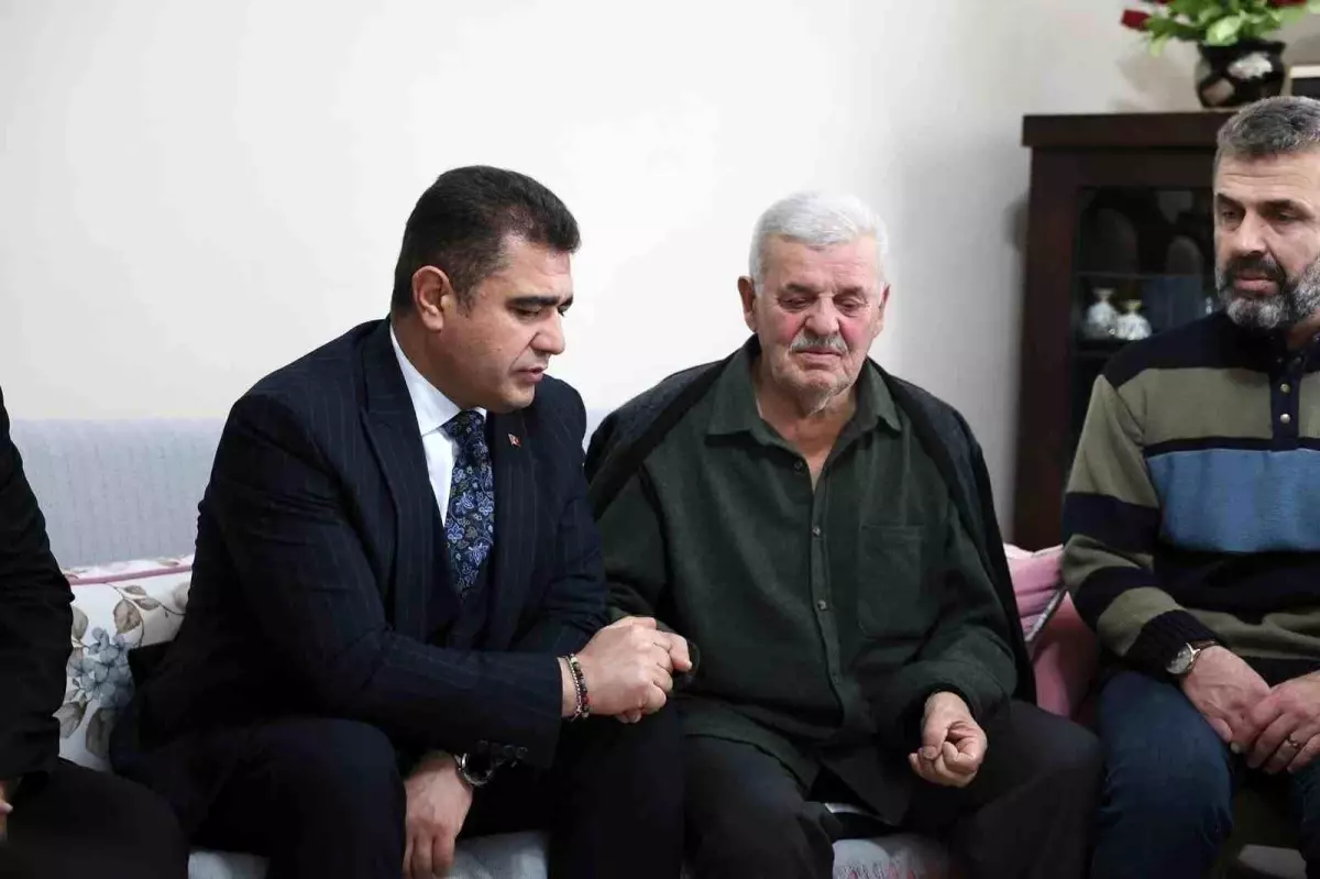 Vali Aslan şehit polis Turgut Külünk\'ün ailesini yalnız bırakmadı