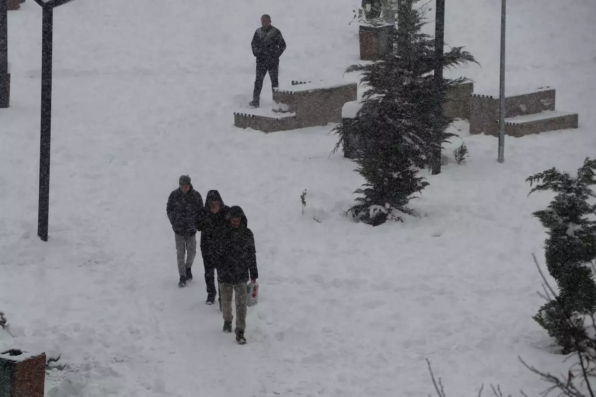 Van\'da Eğitime 1 Gün Ara