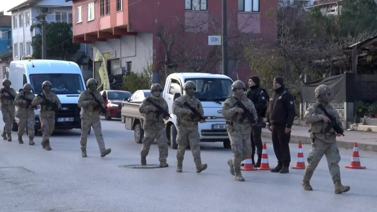 Yalova\'da DEAŞ operasyonunda polise ateş açıldı: 3 şehit, 9 yaralı