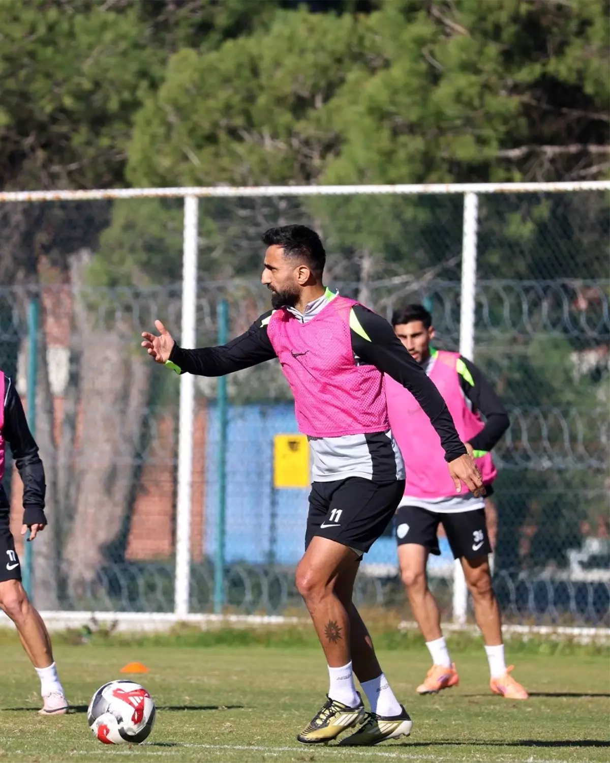 Aliağa FK, Gökhan Karadeniz\'in peşinde