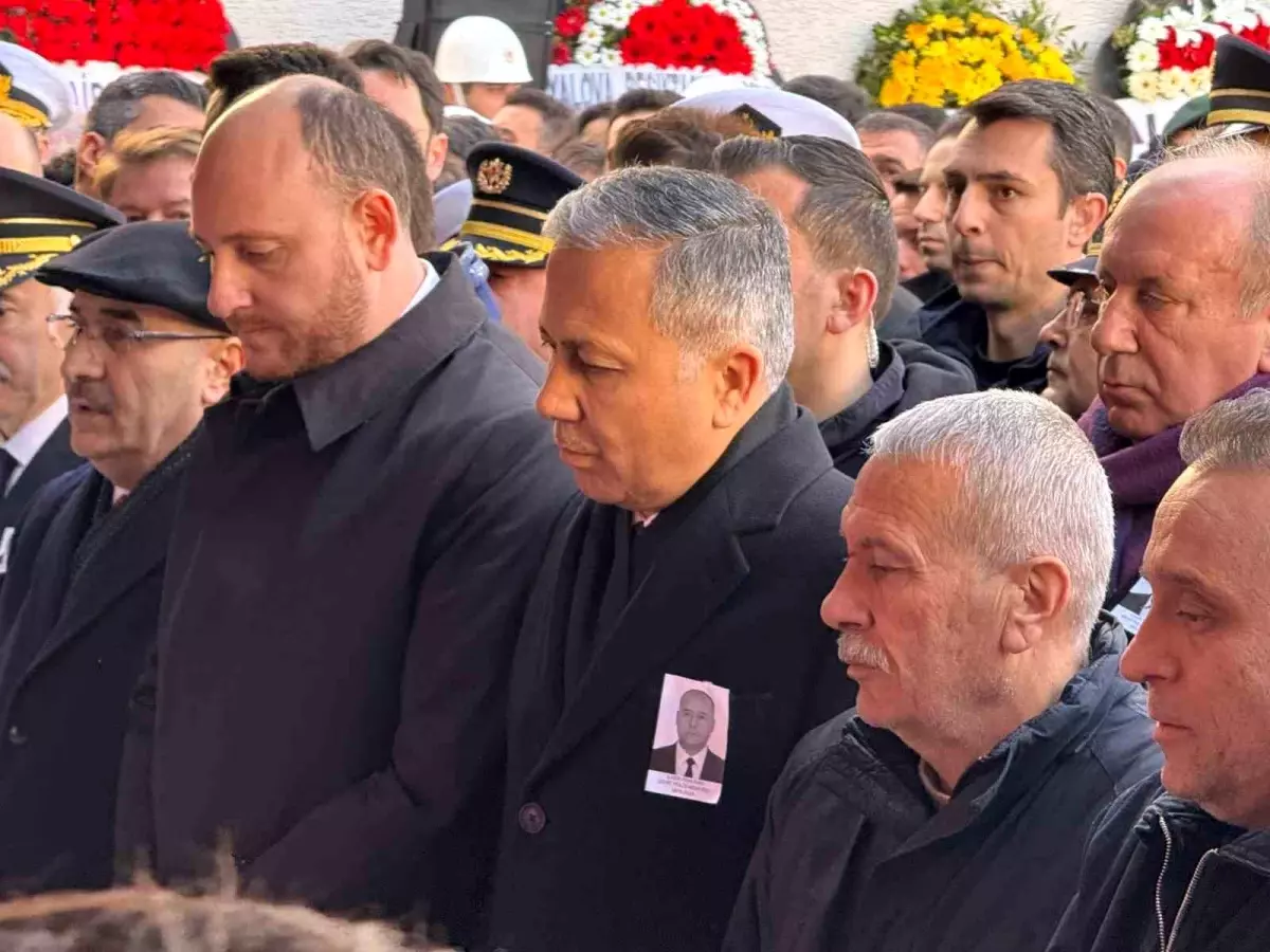 Bakan Yerlikaya, Yalova\'da şehit cenazesine katıldı