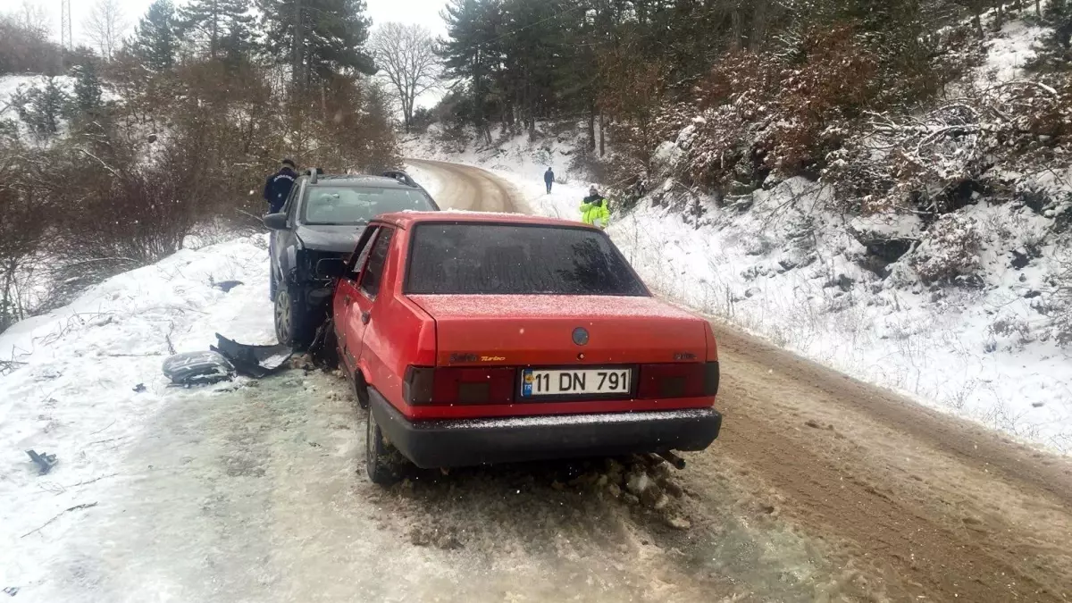 Bilecik\'te Trafik Kazası: 4 Yaralı