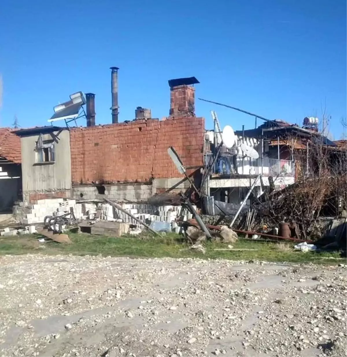 Burdur\'da Kazan Patladı, Ev Yangında Kül Oldu