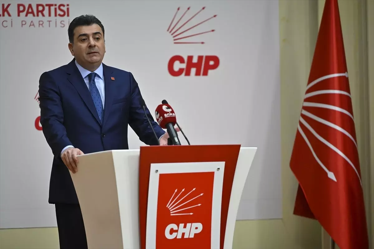 CHP Sözcüsü Emre basın toplantısı düzenledi