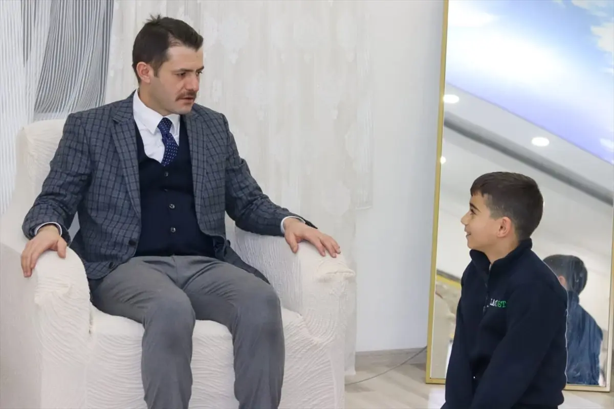 Çukurca\'da Kaymakam ve Başkan Vatandaşlarla Buluştu