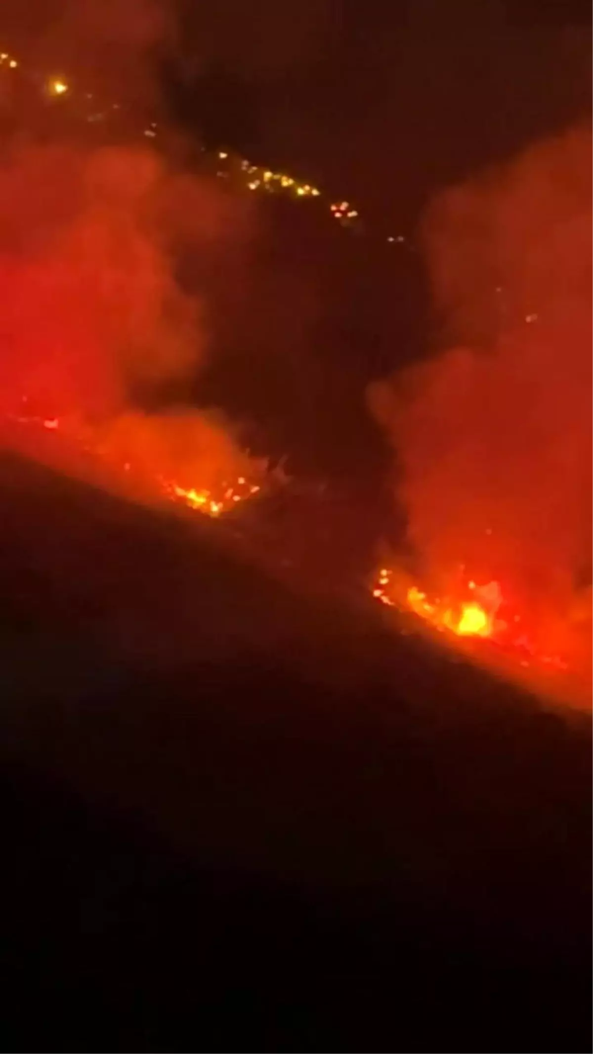 Dava nedeniyle kapatılan yoldan geçemeyen itfaiye yangına ulaşmakta güçlük çekti