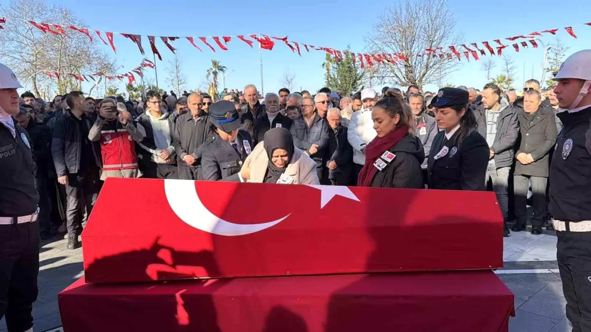 Düzce, şehit Turgut Külünk'ü son yolculuğuna uğurluyor: Şehidin kardeşinden yürek yakan sözler