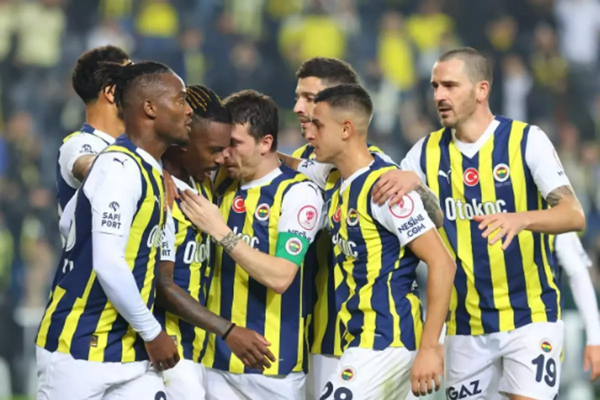Fenerbahçe\'nin eski yıldızı gittiği takımda kral oldu