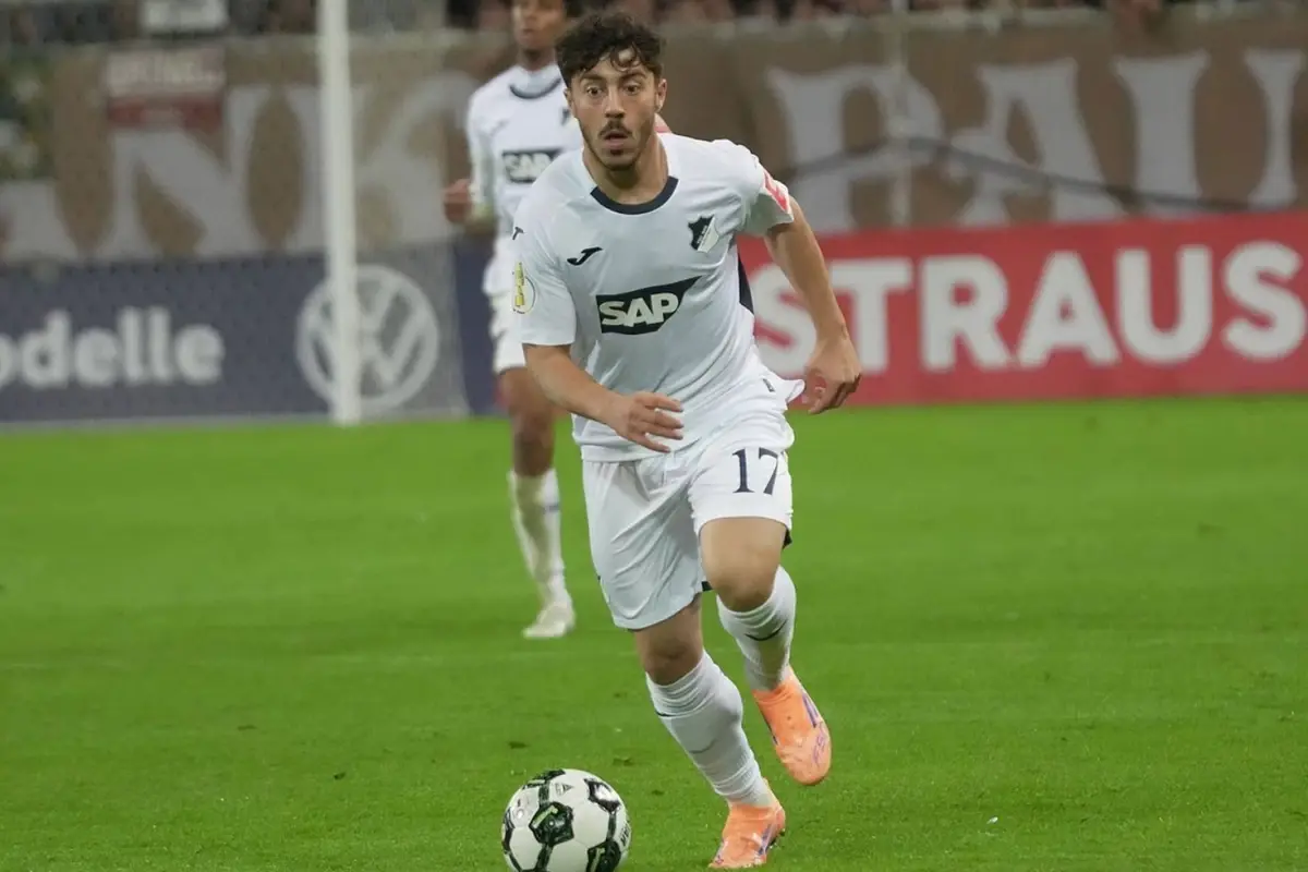 "Galatasaray anlaştı" denilen futbolcu büyük ters köşe yaptı