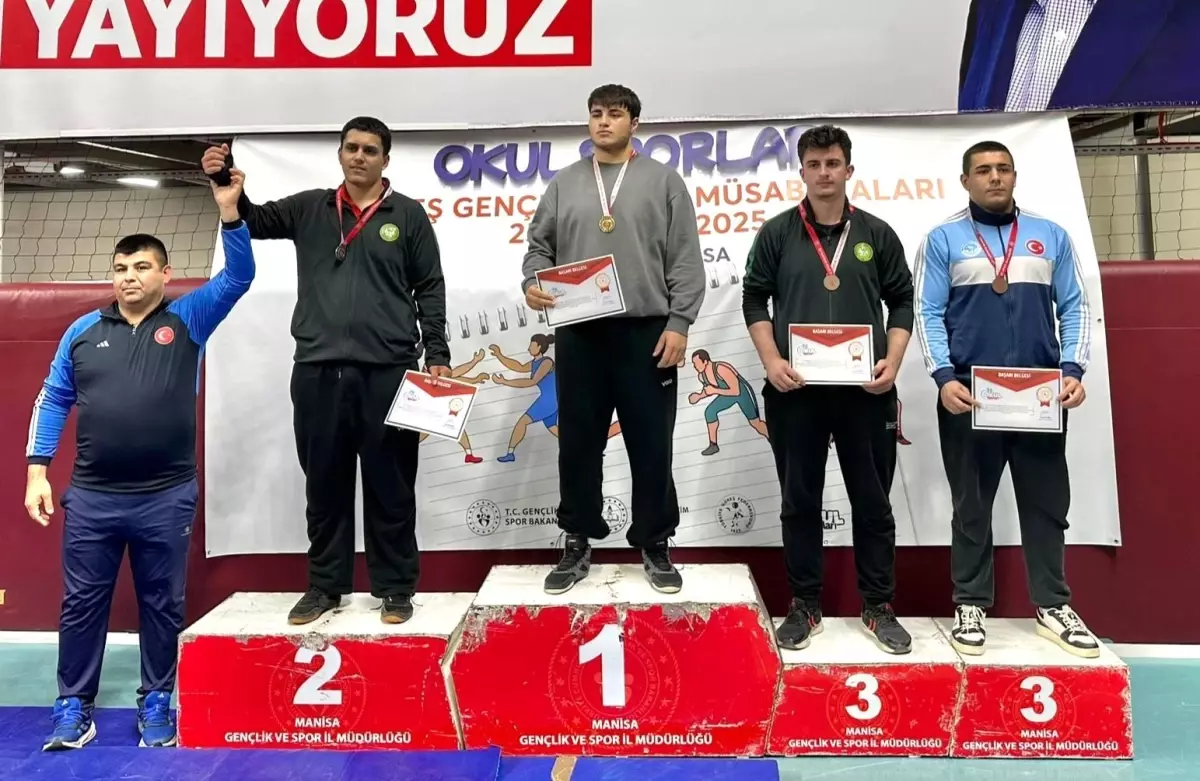 Manisa\'da Güreş Müsabakaları Tamamlandı