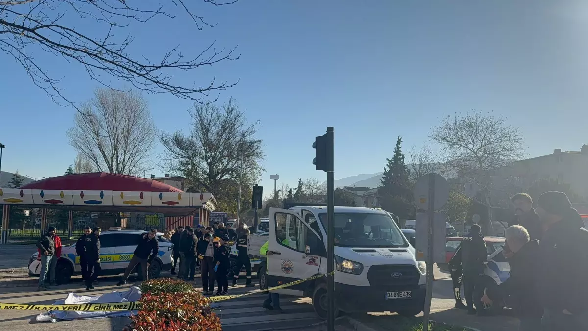 Bursa\'da Bisiklet Sürücüsü Kamyon Altında Kaldı