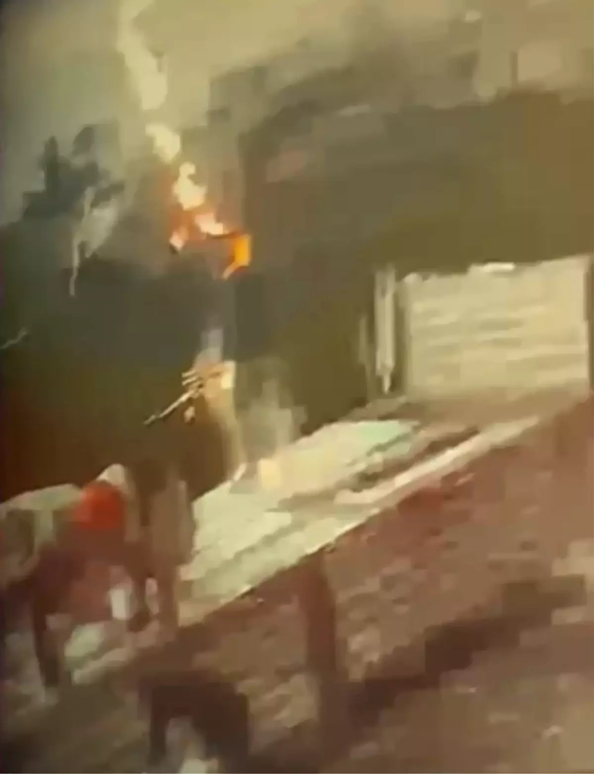 Hatay'da Yıldırım İsabet Eden İşçi Ağır Yaralandı