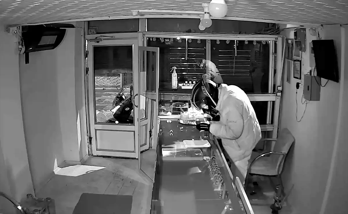 Iğdır\'da Kuyumcu Soygunu, 3 Şüpheli Yakalandı