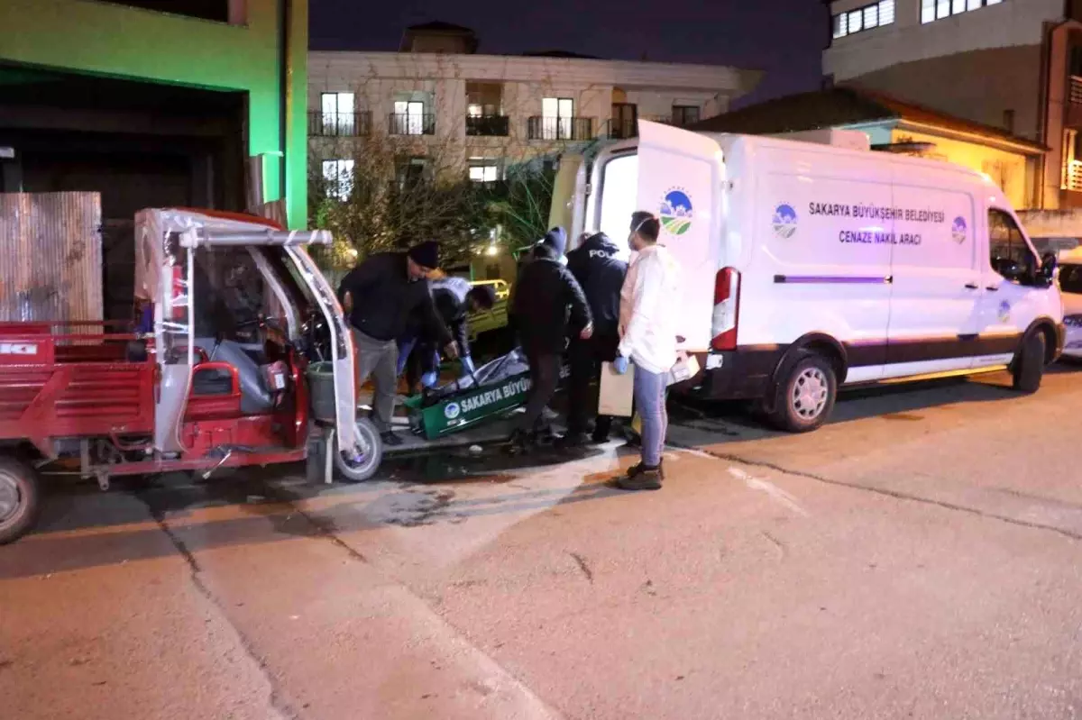 Adapazarı\'nda İnşaatta Erkek Cesedi Bulundu