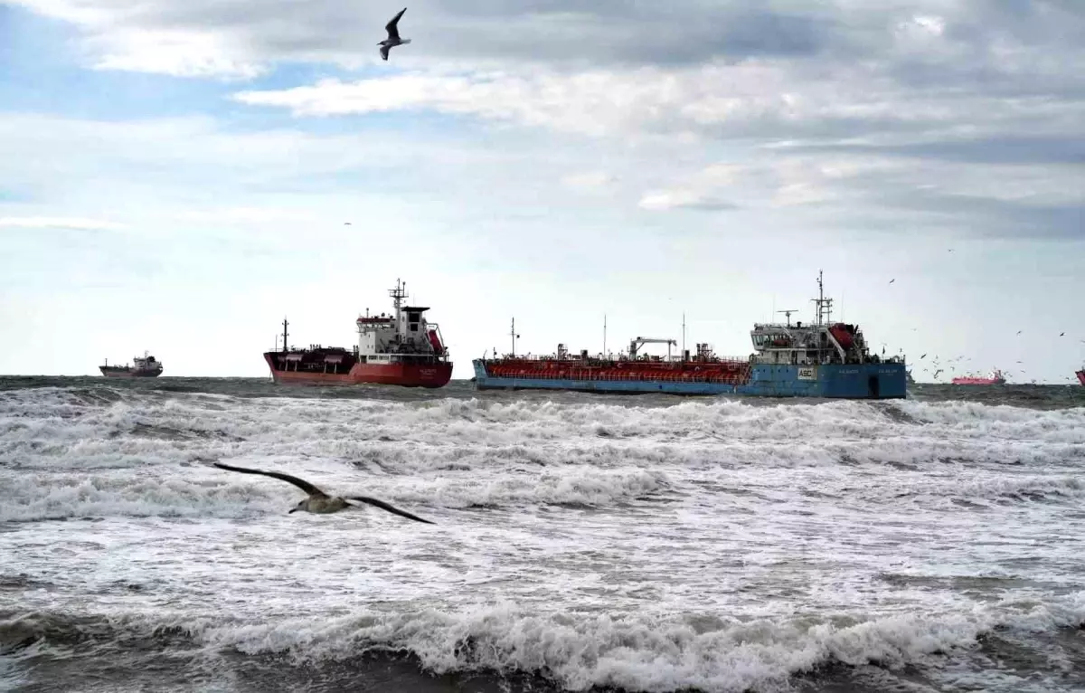 İstanbul\'da Tanker Kurtarma Operasyonu