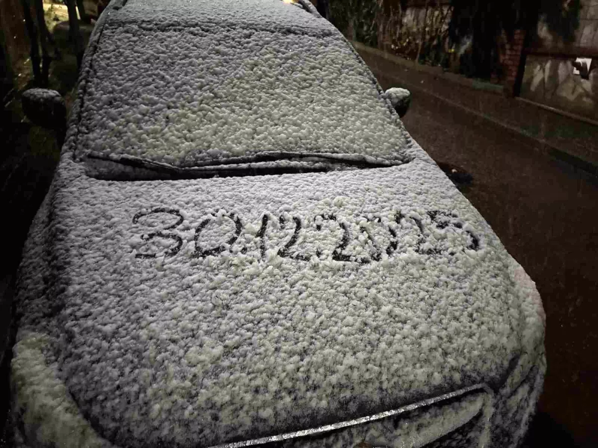 İstanbul\'da Kar Yağışı Başladı