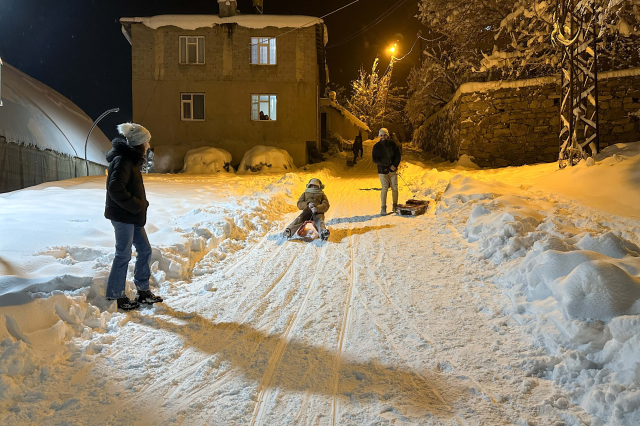 Kar etkisini artırdı, yılın son gününde o şehirlerde okullar tatil Kar etkisini artırdı, yılın son gününde o şehirlerde okullar tatil