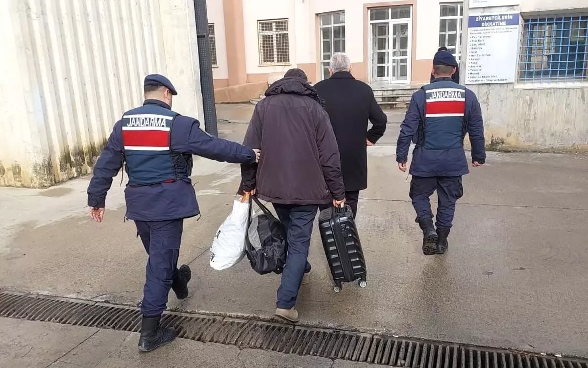 Bafra\'da Baba-Oğul Hapis Cezaevi\'nde