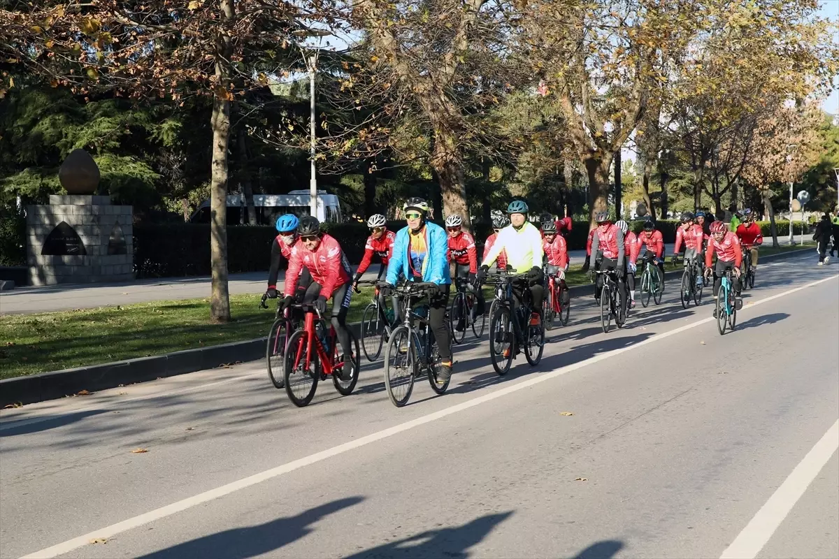 Sarıkamış şehitlerini anmak için İstanbul\'dan yola çıkan bisikletliler Samsun\'da