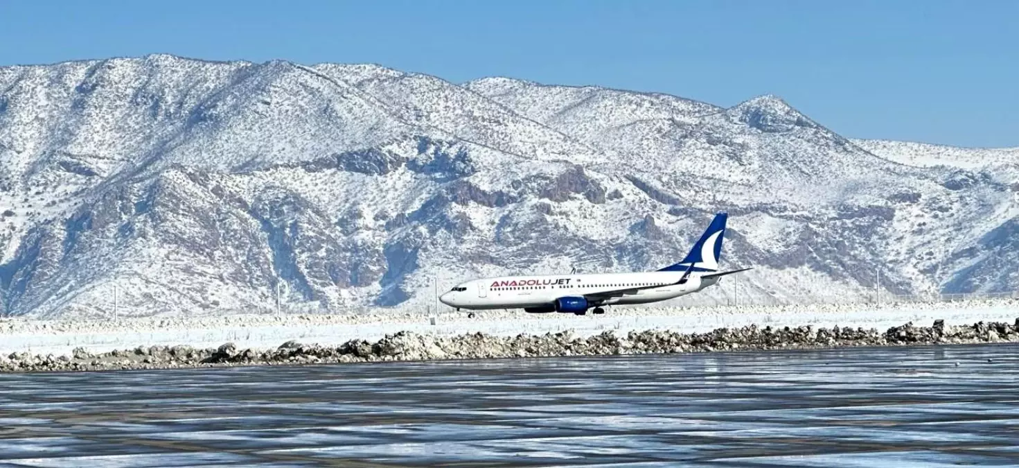Şırnak Havalimanı Uçuşlara Açıldı